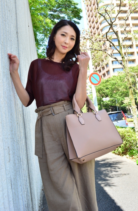 【個人撮影】美人スレンダーの上司の妻４８歳と不倫ハメ撮り。痴女と化した熟女が**男の肉棒で性欲を大解放する中出しセックスして